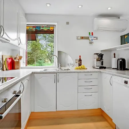 3 Bedroom Cozy In Vakantiehuis