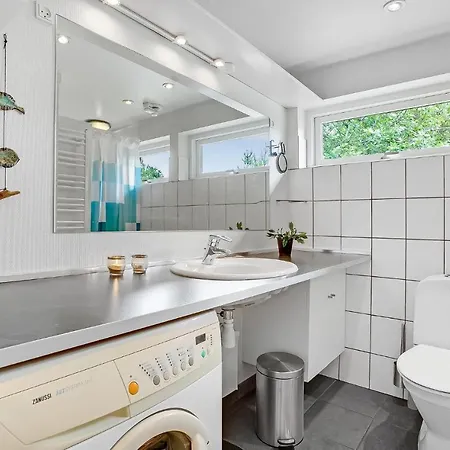 Vakantiehuis 3 Bedroom Cozy In *